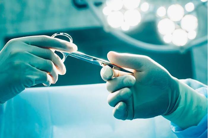 مستشفيات البشير تجري عملية هي الأولى من نوعها بمستشفيات الصحة