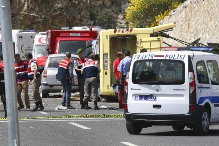 مصرع 8 أشخاص وإصابة 36 في حادث سير بتركيا