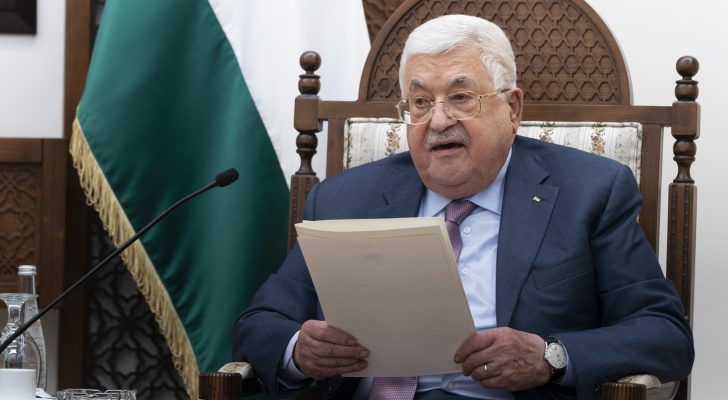 وفد فلسطين المشارك في اجتماع العقبة يقدم تقريرا لعباس