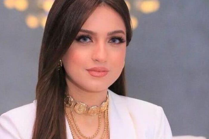 ياسمين عز تحسم حقيقة زواجها
