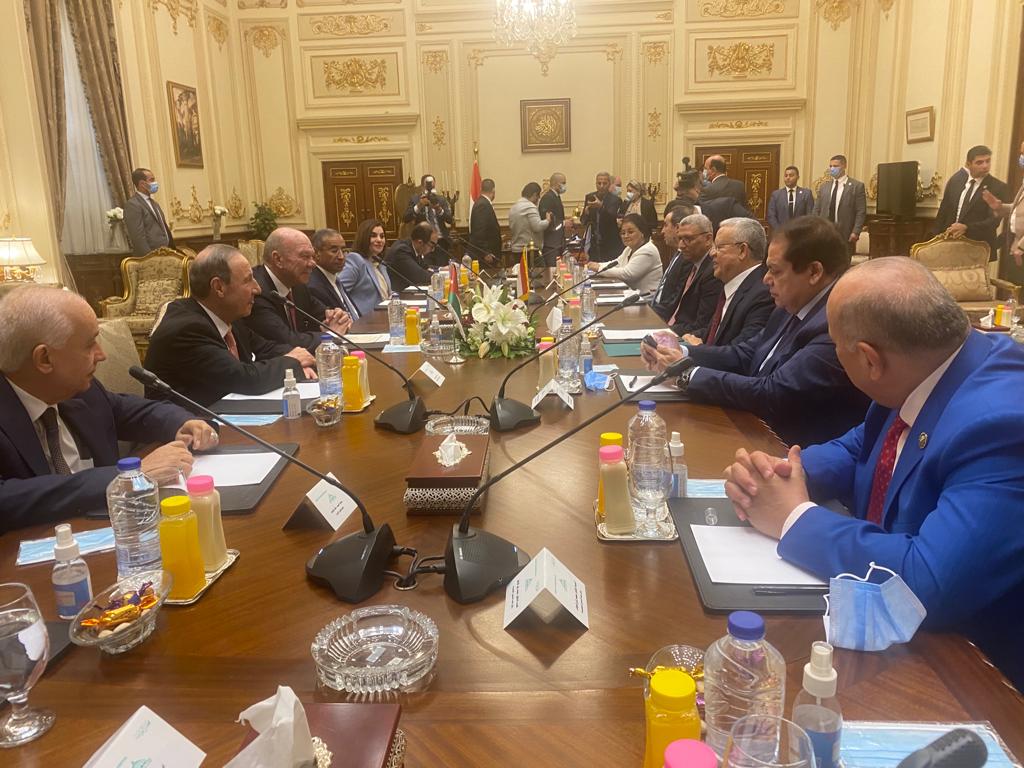 الفايز يبحث مع رئيس مجلس النواب المصري العلاقات الثنائية في القاهرة 