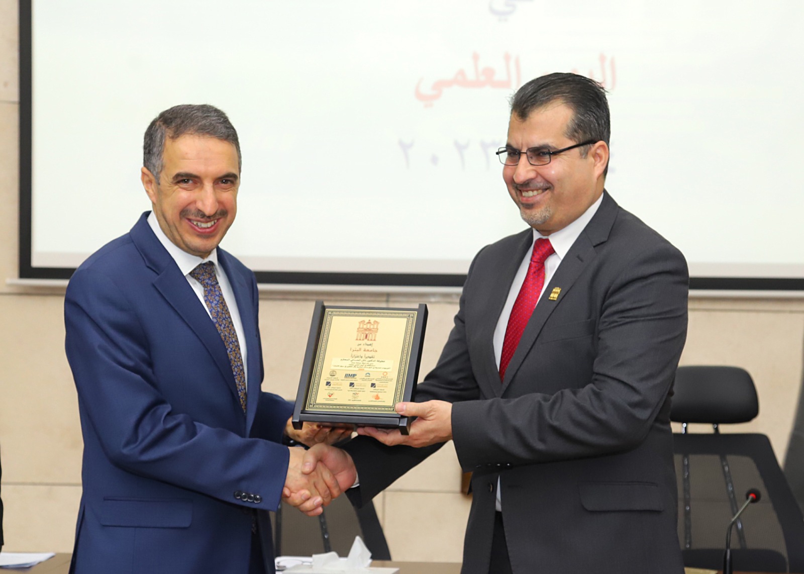 رئيس جامعة البترا يرعى انطلاق فعاليات اليوم العلمي: "التوجهات الحديثة في المؤسسات العالمية وآثار التطوير في سوق العمل"