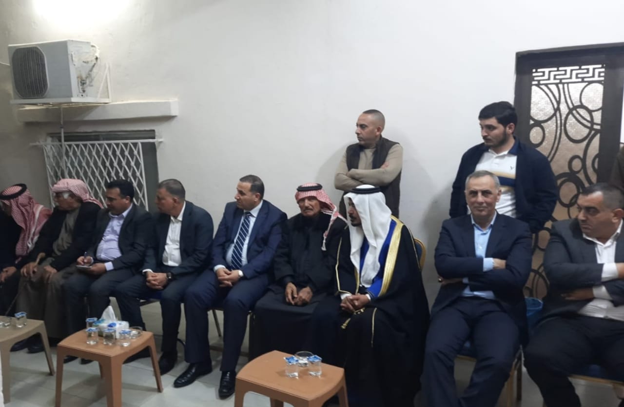 وزير الداخلية يلتقي عدد من وجهاء عشيرة العدوان في لواء الشونة الجنوبية