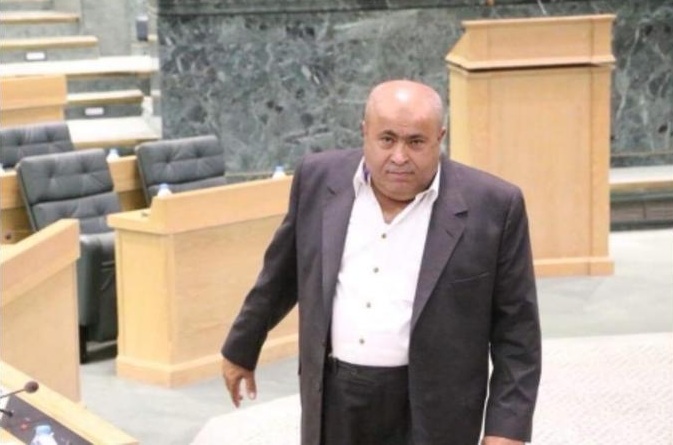 النائب عطية يفتتح معرض المنتجات الإيرانية في عمان