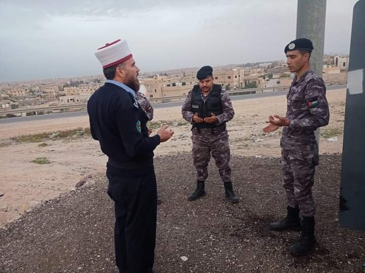 بالصور.. نشامى الأمن العام وقت الغروب أول ايام الشهر الفضيل بالصور.. نشامى الأمن العام وقت الغروب أول ايام الشهر الفضيل