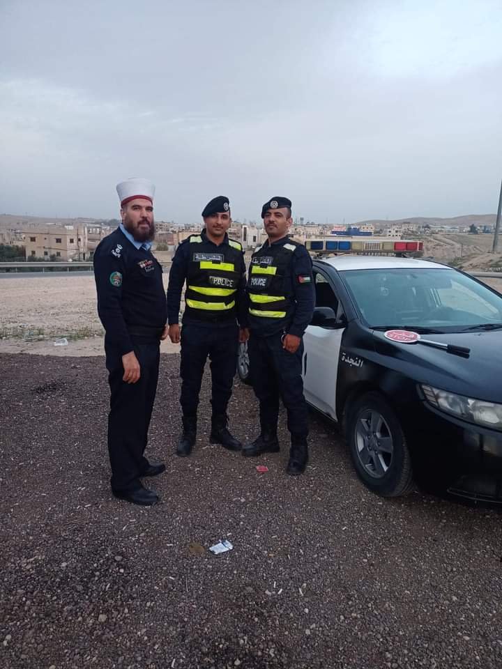 بالصور.. نشامى الأمن العام وقت الغروب أول ايام الشهر الفضيل بالصور.. نشامى الأمن العام وقت الغروب أول ايام الشهر الفضيل