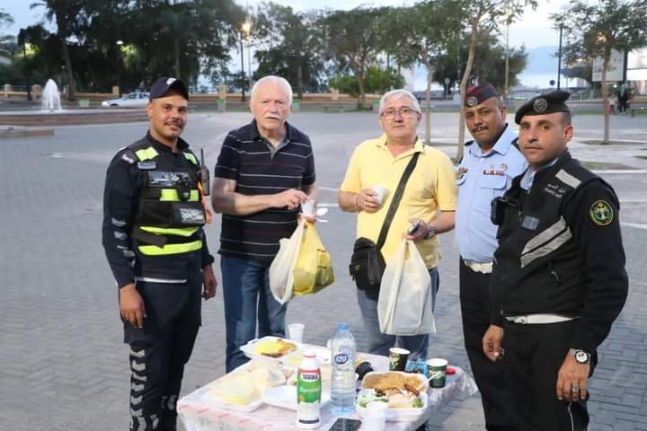 بالصور.. نشامى الأمن العام وقت الغروب أول ايام الشهر الفضيل بالصور.. نشامى الأمن العام وقت الغروب أول ايام الشهر الفضيل