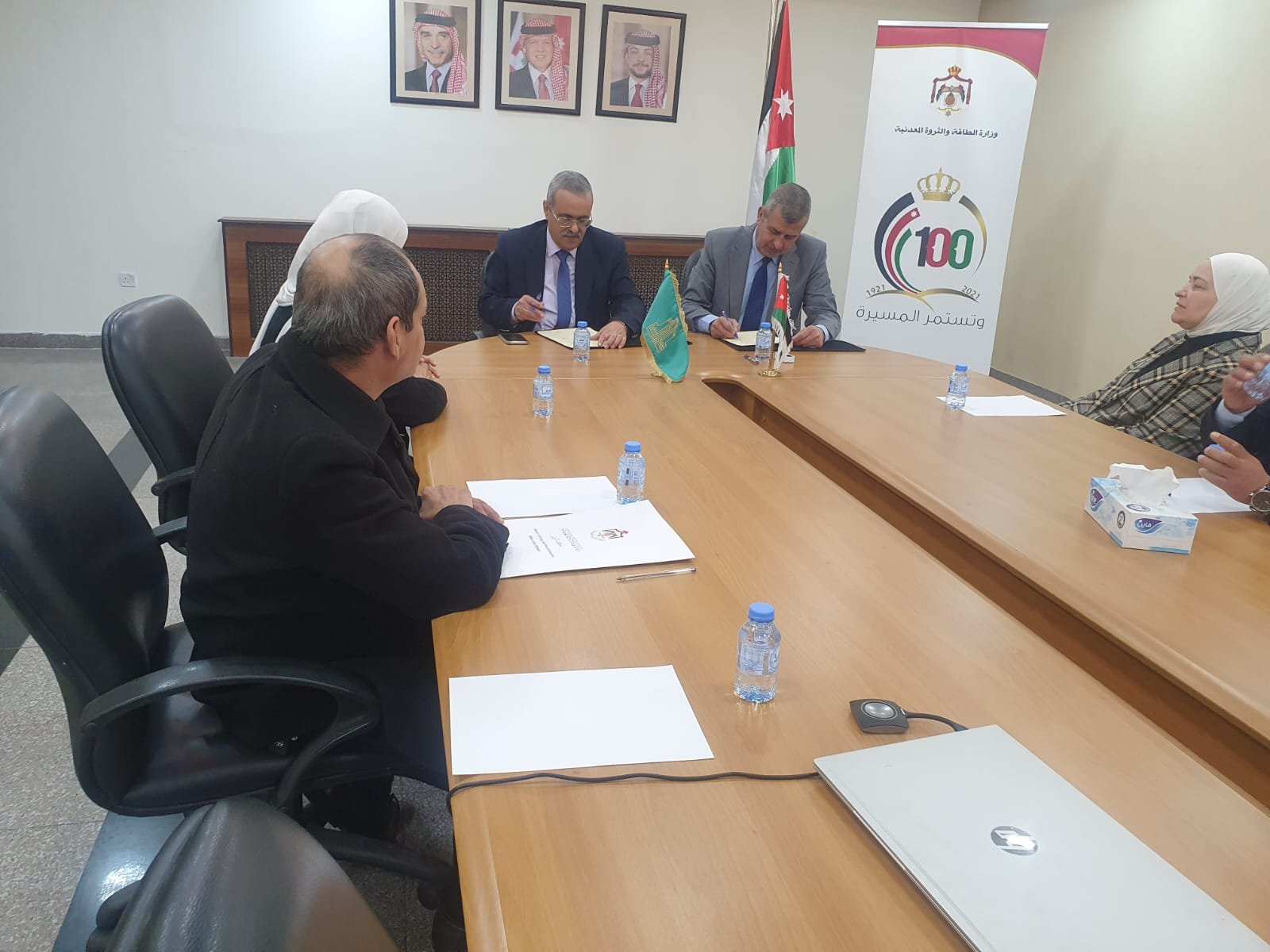 "الطاقة" و"آل البيت" توقعان مذكرة تفاهم للتعاون في مجال أبحاث المصادر الطبيعية "الطاقة" و"آل البيت" توقعان مذكرة تفاهم للتعاون في مجال أبحاث المصادر الطبيعية