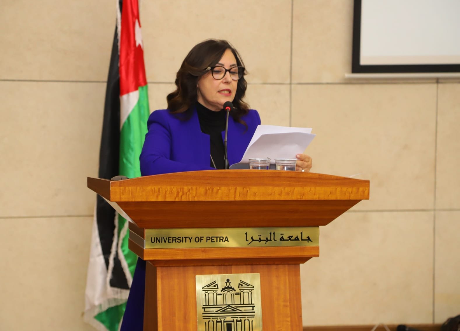 جامعة البترا تستقبل يوم العربية بـقصائد مُغَنّاة جامعة البترا تستقبل يوم العربية بـقصائد مُغَنّاة