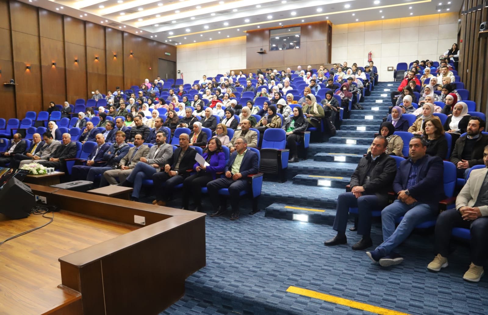جامعة البترا تستقبل يوم العربية بـقصائد مُغَنّاة جامعة البترا تستقبل يوم العربية بـقصائد مُغَنّاة