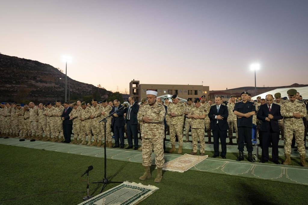 الملك يحضر مأدبة إفطار الجيش العربي