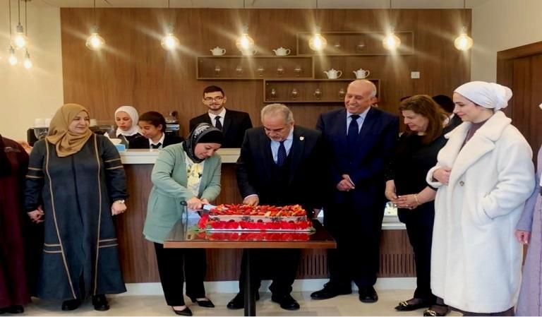 كلية إدارة الضيافة وفنون الطهي في عمان الاهلية تكرم أمهات الطلبة بمناسبة عيد الأم