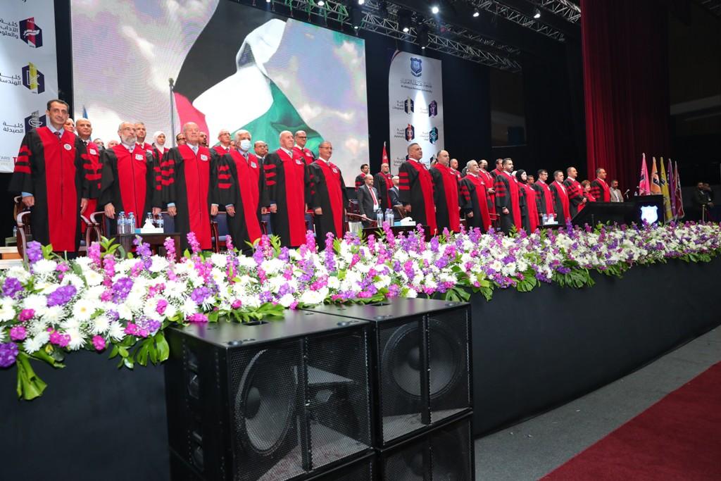 فيديو وصور ... كرنفال احتفالي بهيج بتخريج الفوج الثلاثين من طلبة عمان الاهلية