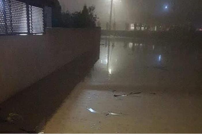 إجلاء 8 عائلات في الأزرق داهمت الأمطار منازلهم