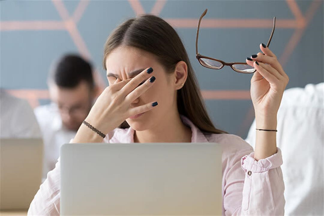 إجهاد العين.. 7 نصائح تساعدكِ على تخفيف الآلام