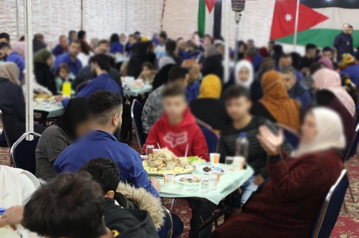 بالصور .. إفطارات رمضانية للنزلاء وذويهم على موائد مراكز الإصلاح والتأهيل