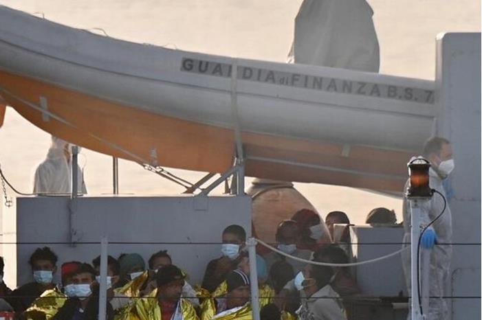 إيطاليا تعلن فقدان حوالي 30 مهاجرا قبالة سواحل ليبيا
