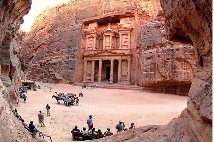إيقاف الحركة السياحية في البترا بسبب الأمطار