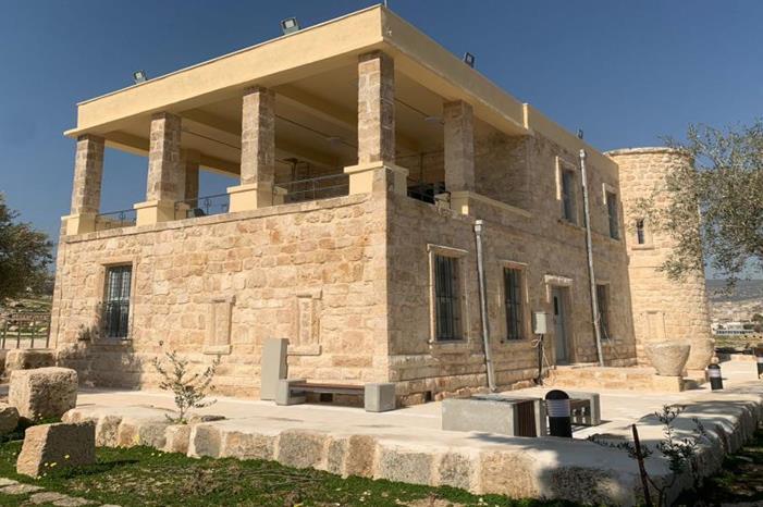 استكمال أعمال تأهيل وتطوير المبنى العثماني في جرش