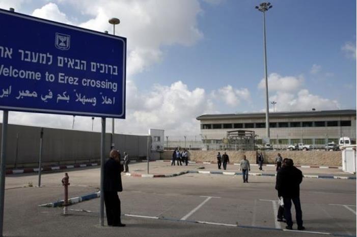 الاحتلال يعتقل فلسطينيا مريضا من غزة أثناء عودته من رحلة علاج