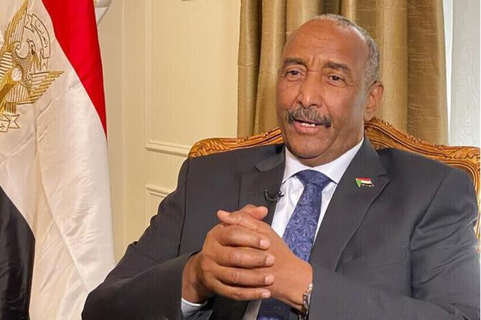 البرهان: نعمل على بناء جيش مهني لا يتدخل في العملية السياسية بالسودان
