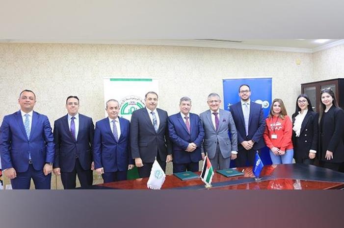 البنك العربي وجامعة “الزيتونة" يوقعان اتفاقية تعاون لإصدار البطاقة الجامعية الذكية