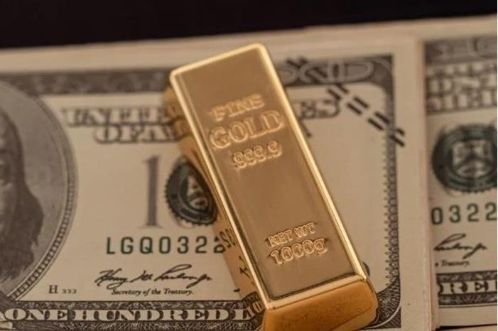 الذهب يتجاوز 2000 دولار للأونصة للمرة الأولى منذ عام