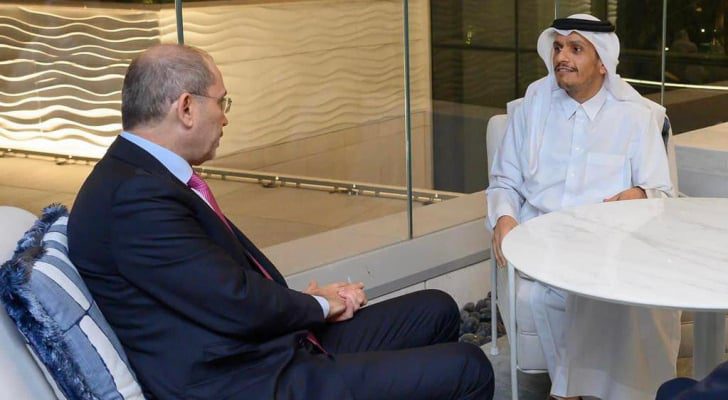 الصفدي يلتقي رئيس مجلس الوزراء وزير الخارجية القطري في الدوحة