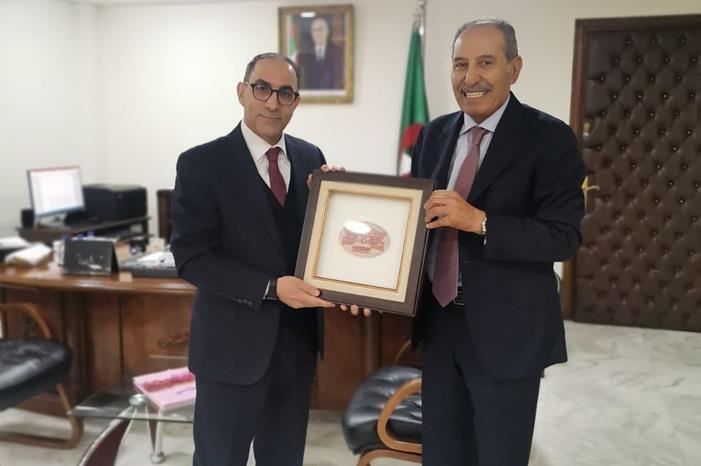 برلمانية المغرب العربي تشيد بدور السفير الجزائري