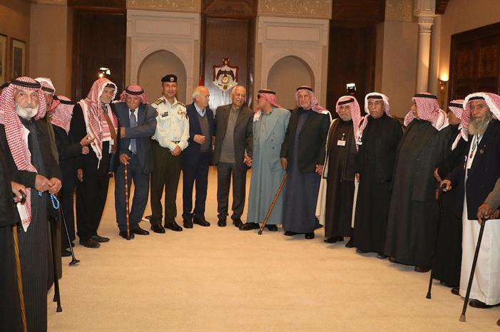 تنفيذا للتوجيهات الملكية السامية العيسوي يلتقي عددا من المحاربين القدامى