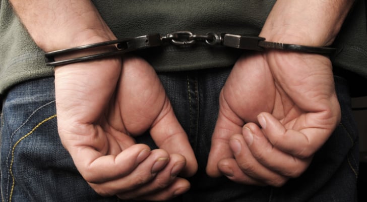 توقيف شخص رابع في قضية موظفي الأراضي والمساحة