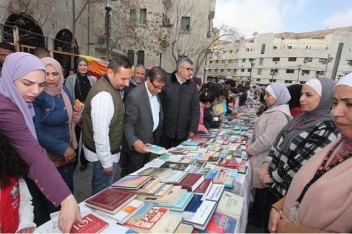 دائرة المكتبات توزع 10 آلاف كتاب مجاناً بمناسبة يوم المدينة