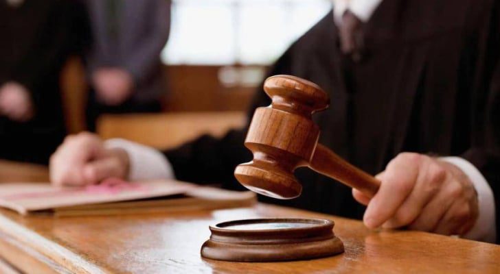قرار بتضمين مدير مستشفى مليون دينار لهدره المال العام