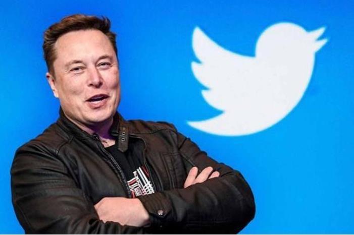 ماسك: إشتراك "Twitter Blue" بات متاحا للمستخدمين في كل العالم