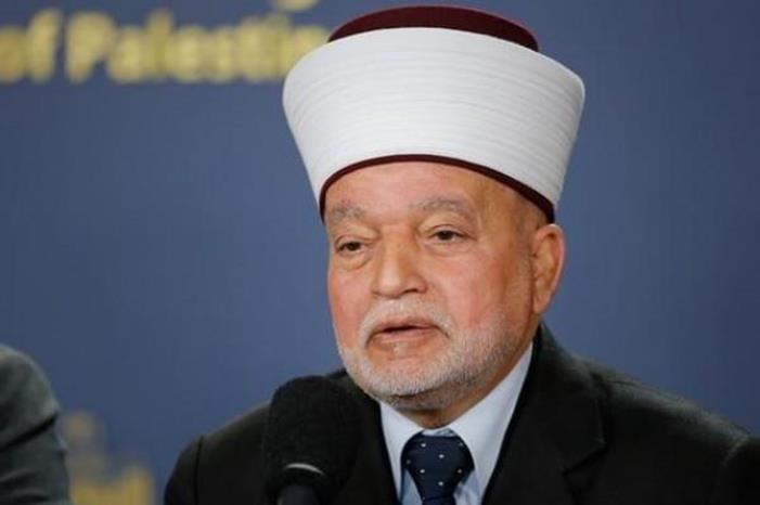 مفتي القدس يدين اعتداء شرطة الاحتلال على المعتكفين بالمسجد الأقصى
