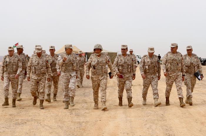 نائب رئيس هيئة الأركان يتابع تمرين "سيف الحق"