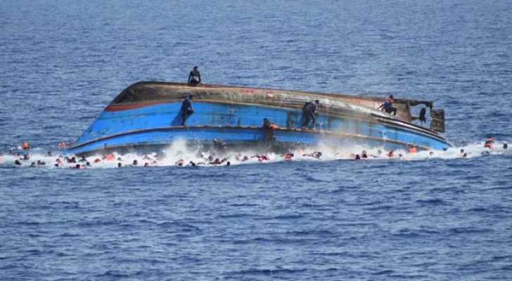 وفاة غزي ونجاة آخرين بغرق قارب قبالة السواحل الإيطالية