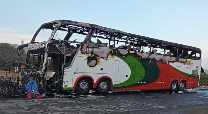 وفاة ١٣ احتراقا بحادث مروري في البيرو
