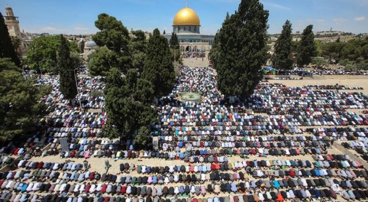 ٢٥٠ ألف مصل أدوا صلاة الجمعة الثانية من رمضان في الأقصى