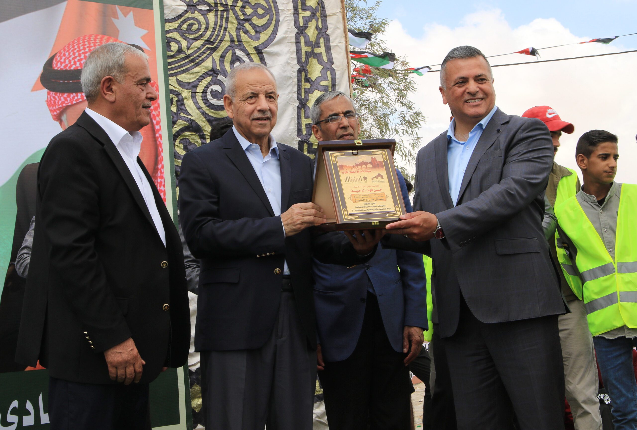 كريشان يرعى انطلاق سباق آثار أم الجمال الدولي الأول 
