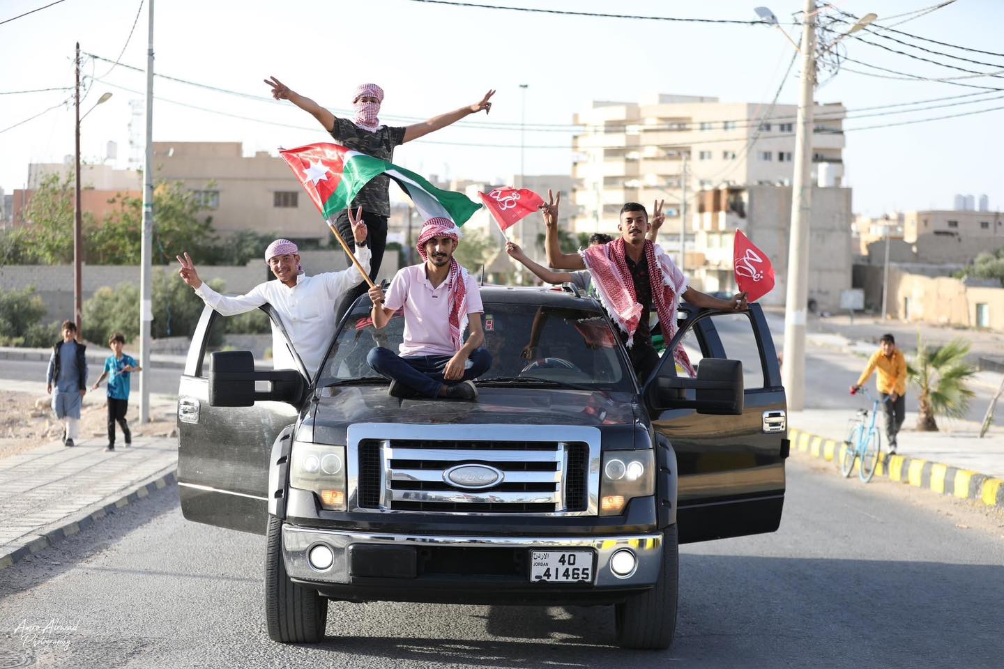 صور ... احتفالات عيد الاستقلال تعم محافظات المملكة
