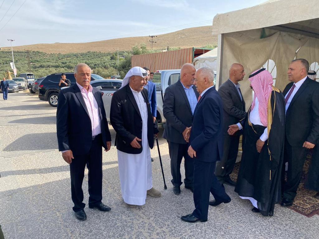 العيسوي ينقل تعازي الملك لعشيرة الزيود