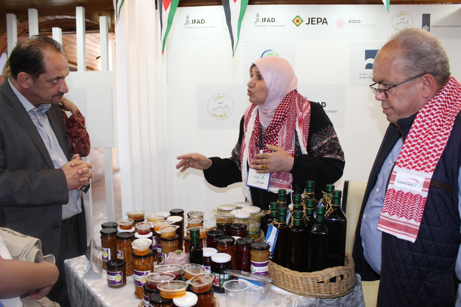 مصور.. الكايد يفتتح معرض الصيف للمنتوجات الريفية ومنتجع شلالات راجب  