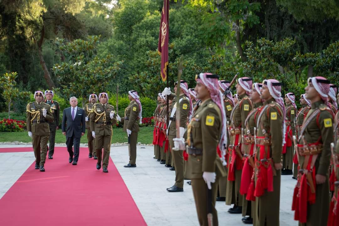 الملك يرعى الاحتفال الرسمي بعيد الاستقلال الـ77 في قصر رغدان