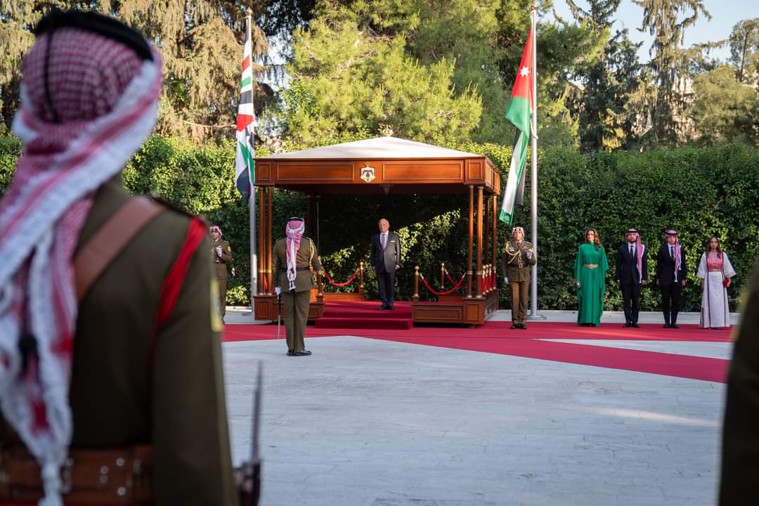 الملك يرعى الاحتفال الرسمي بعيد الاستقلال الـ77 في قصر رغدان