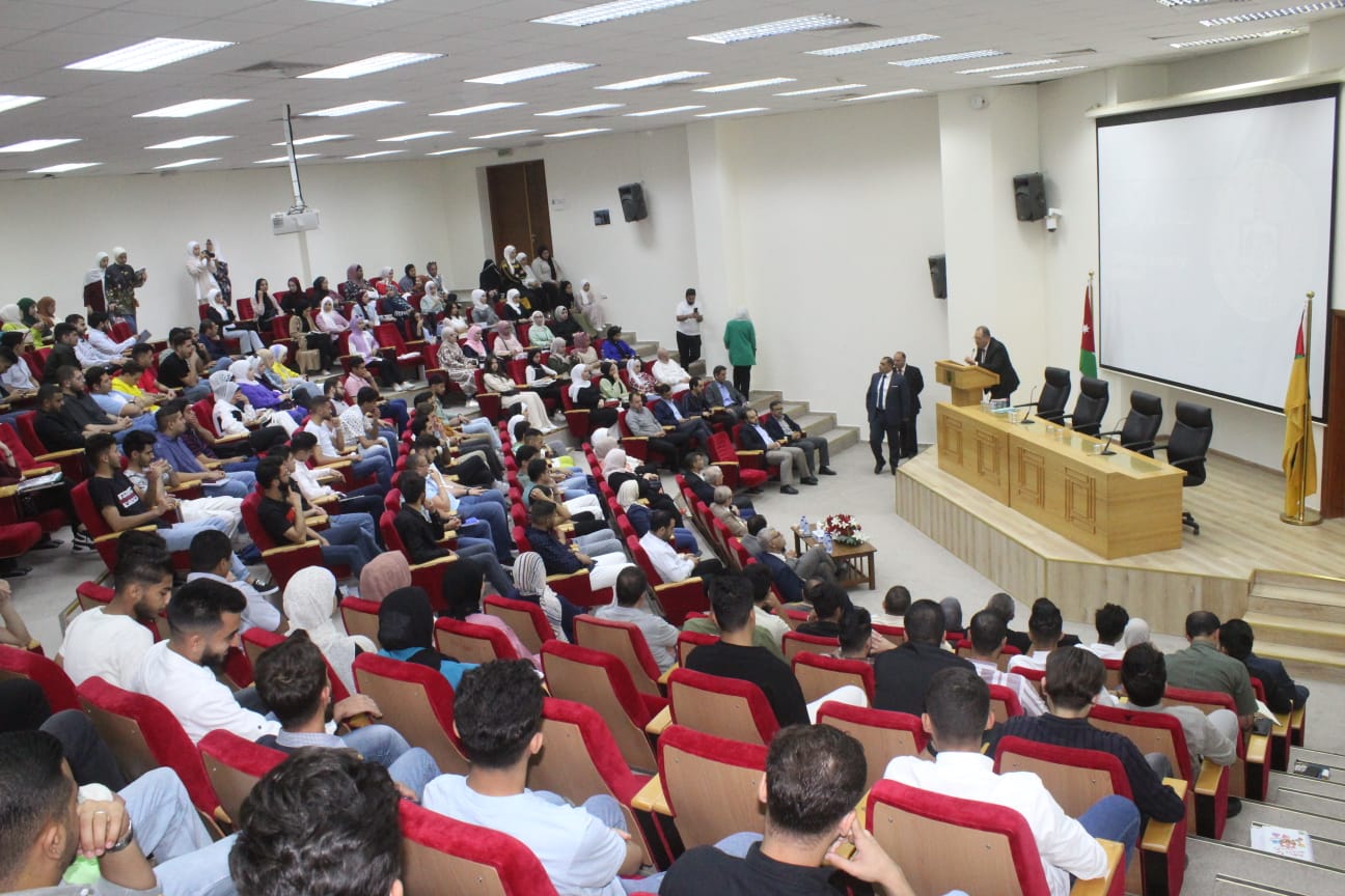 كلية أعمال اردنيه العقبة تنظم يوم علمي