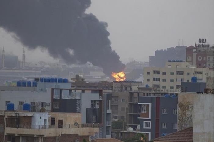 "أطباء السودان": مقتل 530 مدنيا منذ بدء الاشتباكات