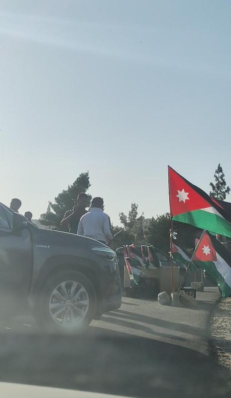 ازدحامات مرورية في عمّان تزامنا مع احتفالات الأردنيين بعيد الاستقلال