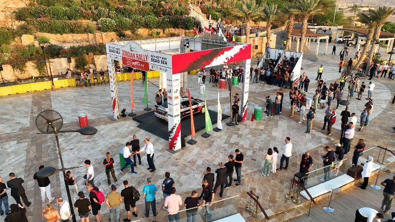 بالصور ... انطلاق رالي الأردن الجولة الثالثة من بطولة الشرق الأوسط من البحر الميت