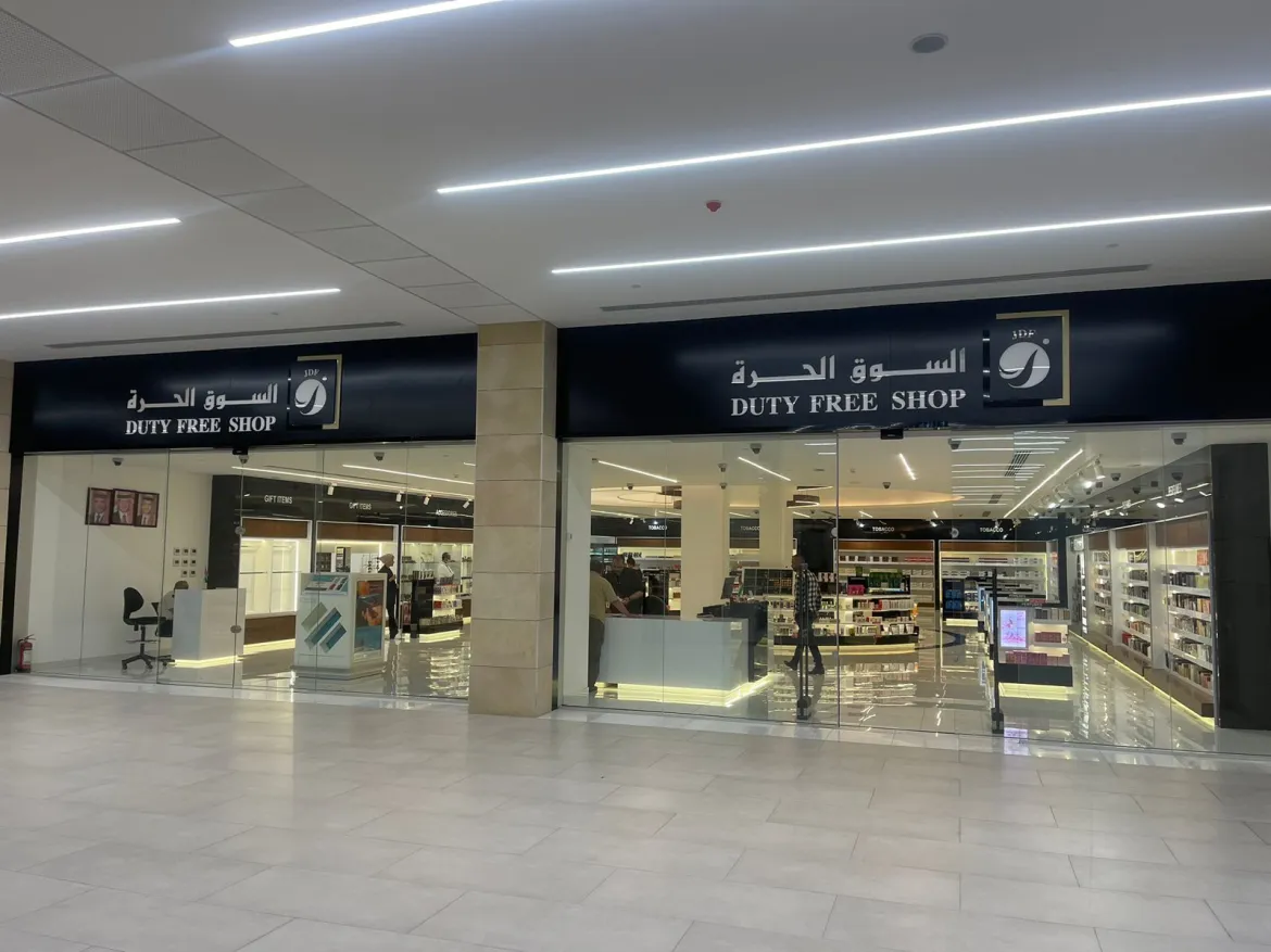 المجالي يتفقد الاسواق الحرة في مركز جابر 